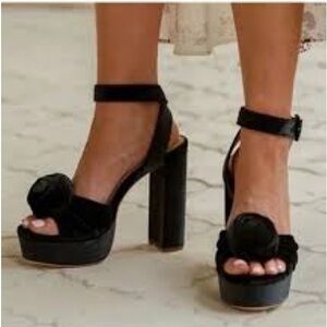 NWOT Nicola Bathie X Antonio Melani Velvet Emerald Green Llayform Heels